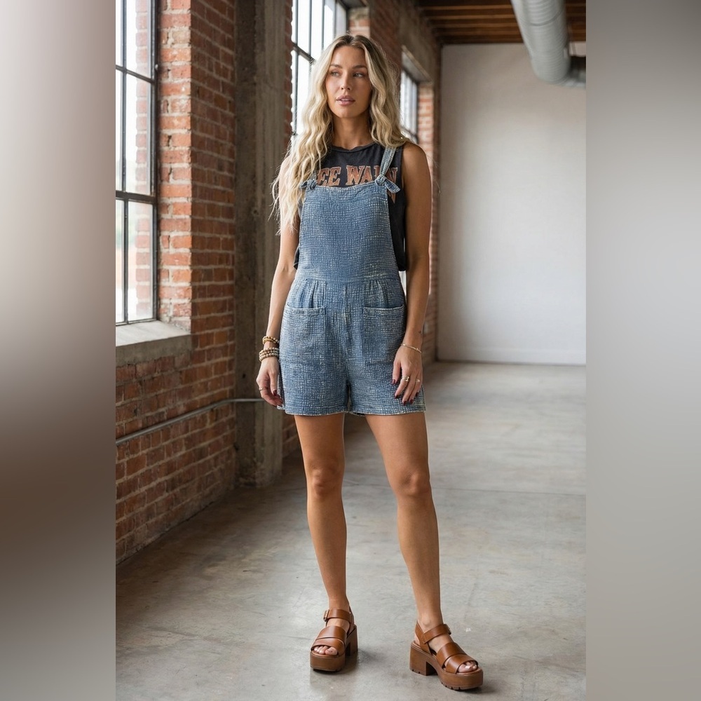 NWT Textured Gauze Washed Blue Knot Strap Jumper Overalls Shortalls Romper - Picture 5 of 6